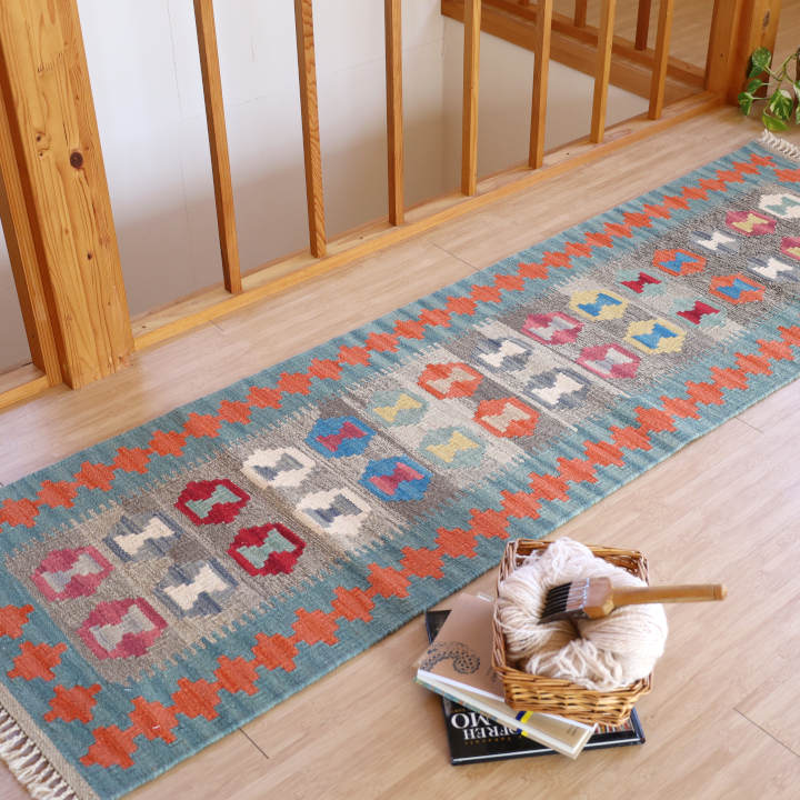 キリムの豊富な専門店 手織ラグの店クラフトワーク