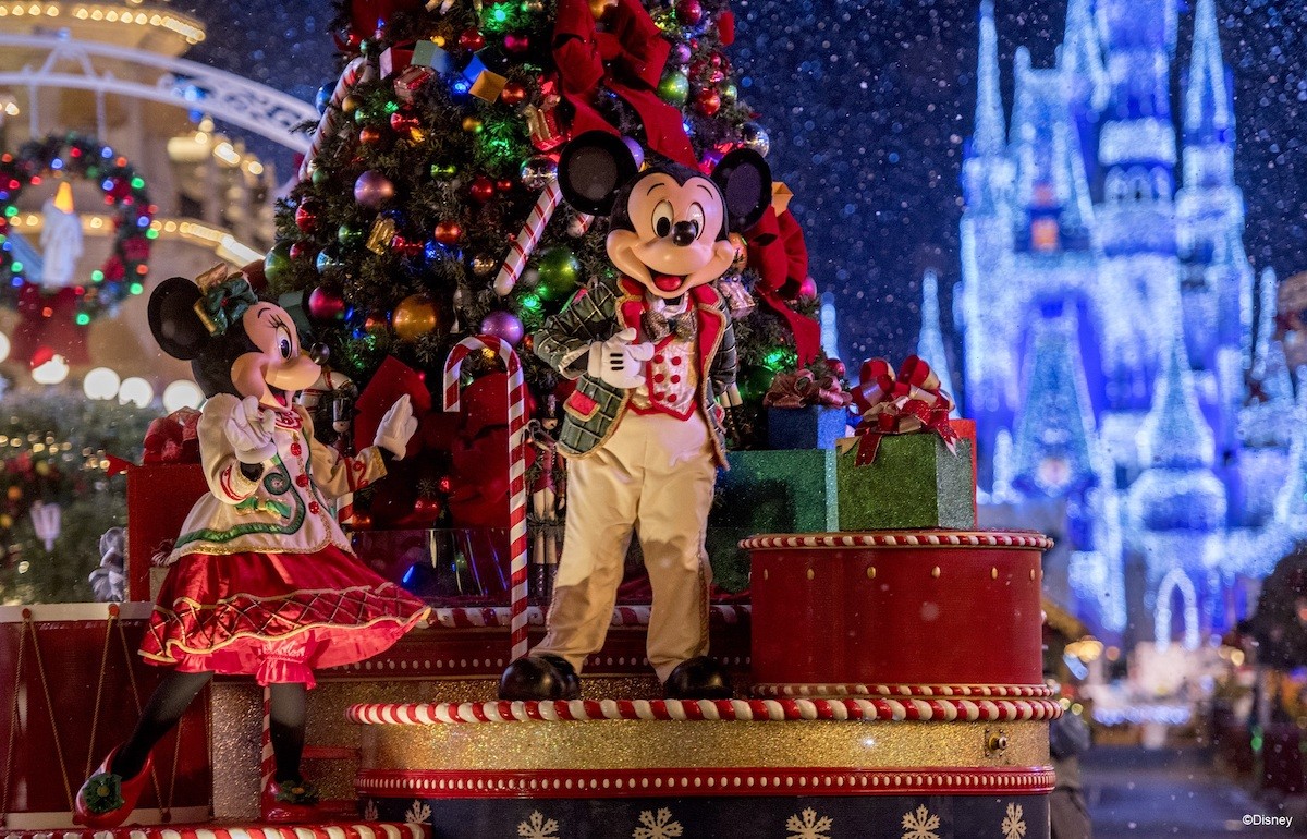 米ディズニー・ワールド、クリスマスも超豪華！ ミッキーたちの限定
