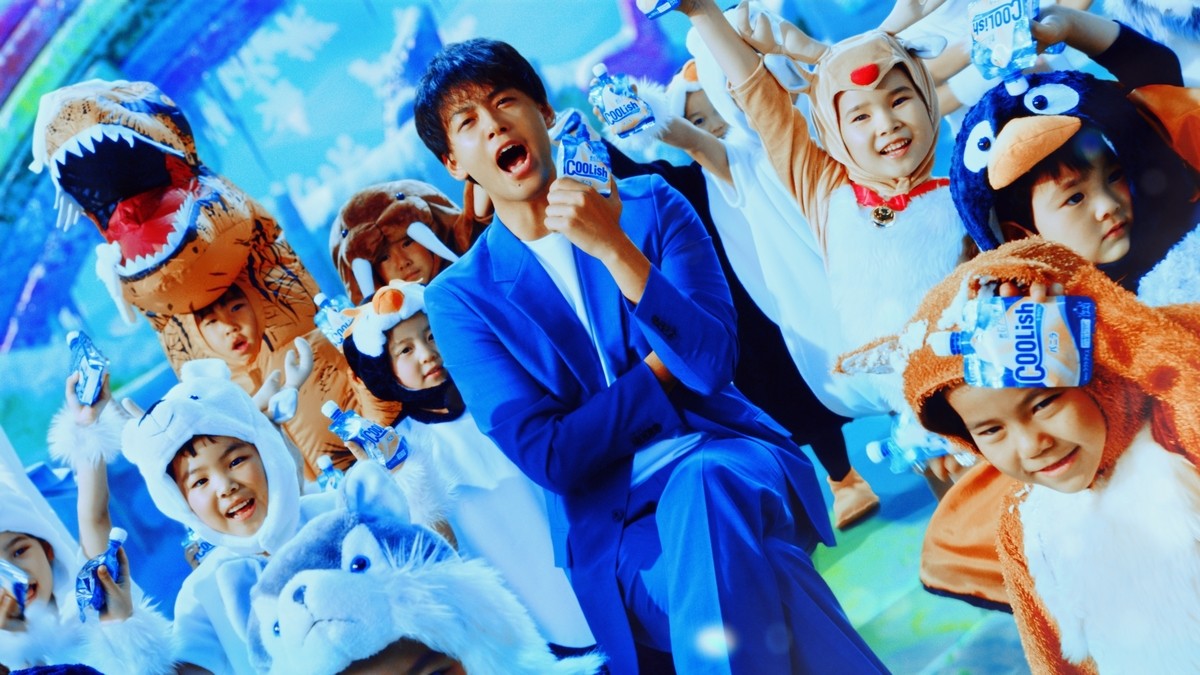 写真）竹内涼真「子どもは3人は欲しい」 “着ぐるみ”キッズに囲まれ