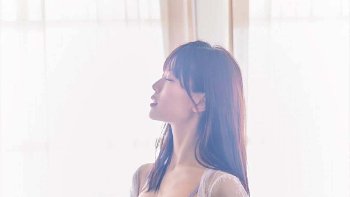 乃木坂46・岩本蓮加、1st写真集『いたずらな風』初ランジェリー