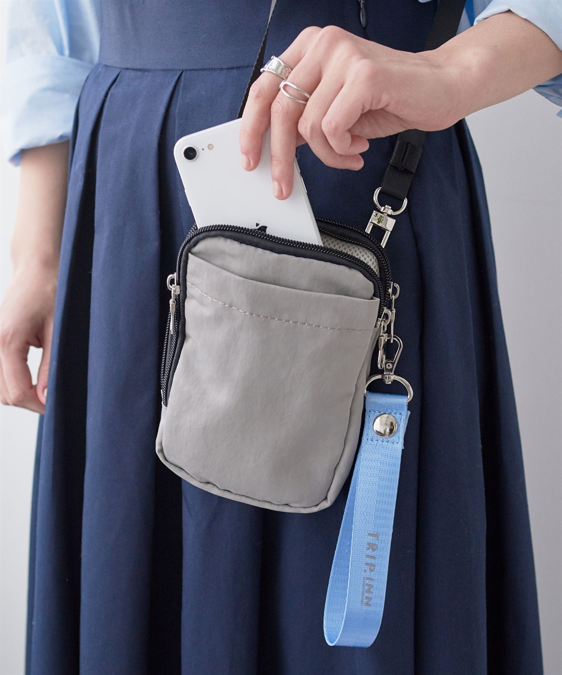 TRIP.INN】6ポケットふかふかスマホマルチショルダーバッグ Life Style