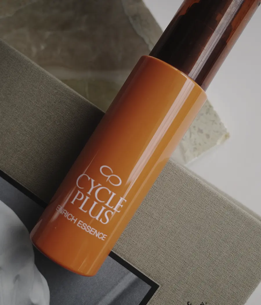 エンリッチ エッセンス 〈乳液〉 | ふわっととろけて、しなやかなハリ