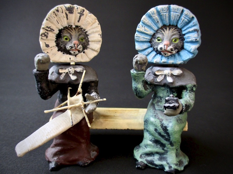 アンティークのヴィエナブロンズ「猫の王国」