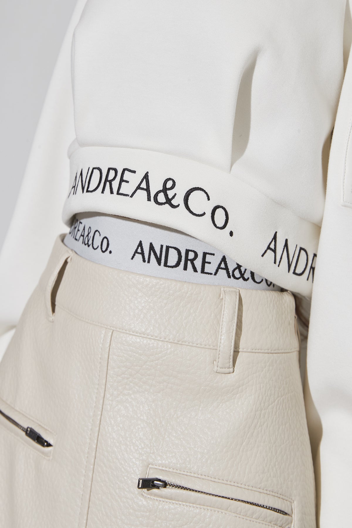 LOGO MA-1 PULLOVER – ANDREA&Co.