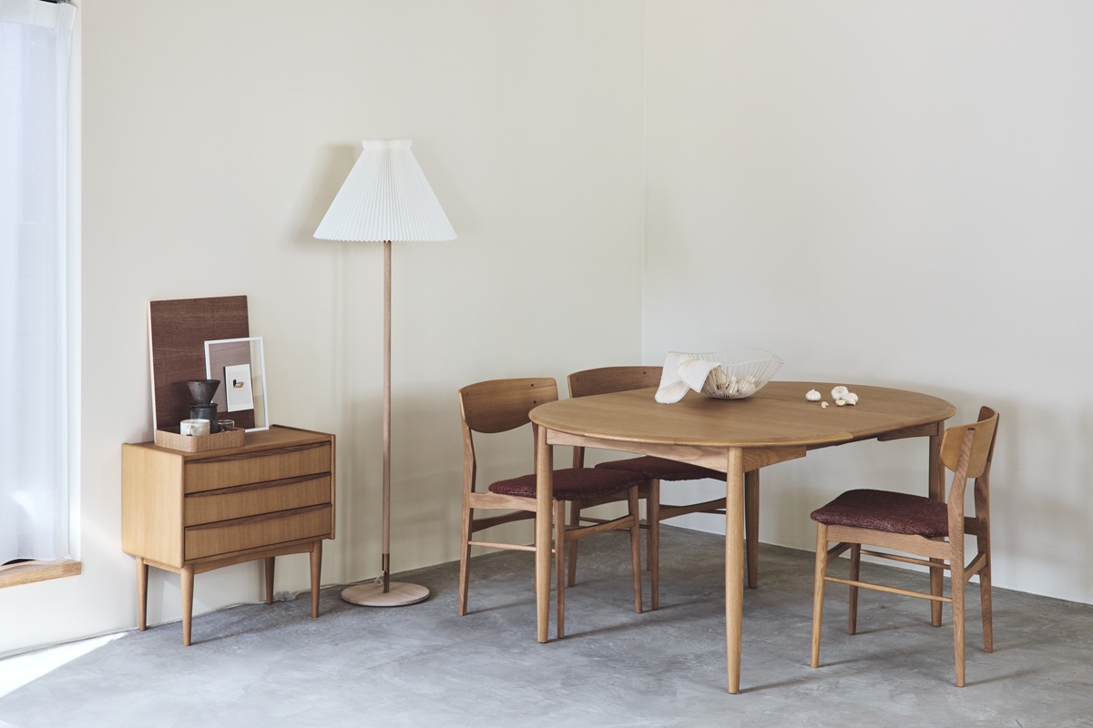 デンマークの手仕事を受け継ぐ家具「H.W.F OAK」 - ピックアップ