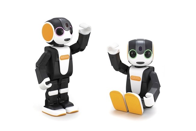 シャープのモバイル型ロボット 『RoBoHoN(ロボホン)』の新製品3機種に