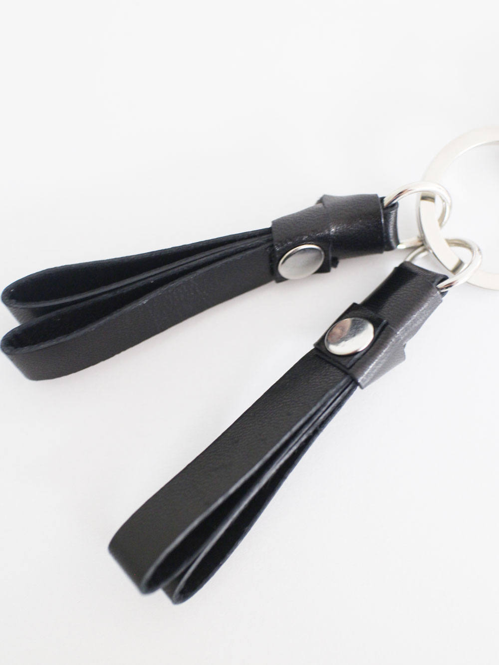 cornelian taurus by daisuke iwanaga - レザーキーホルダー - KEY