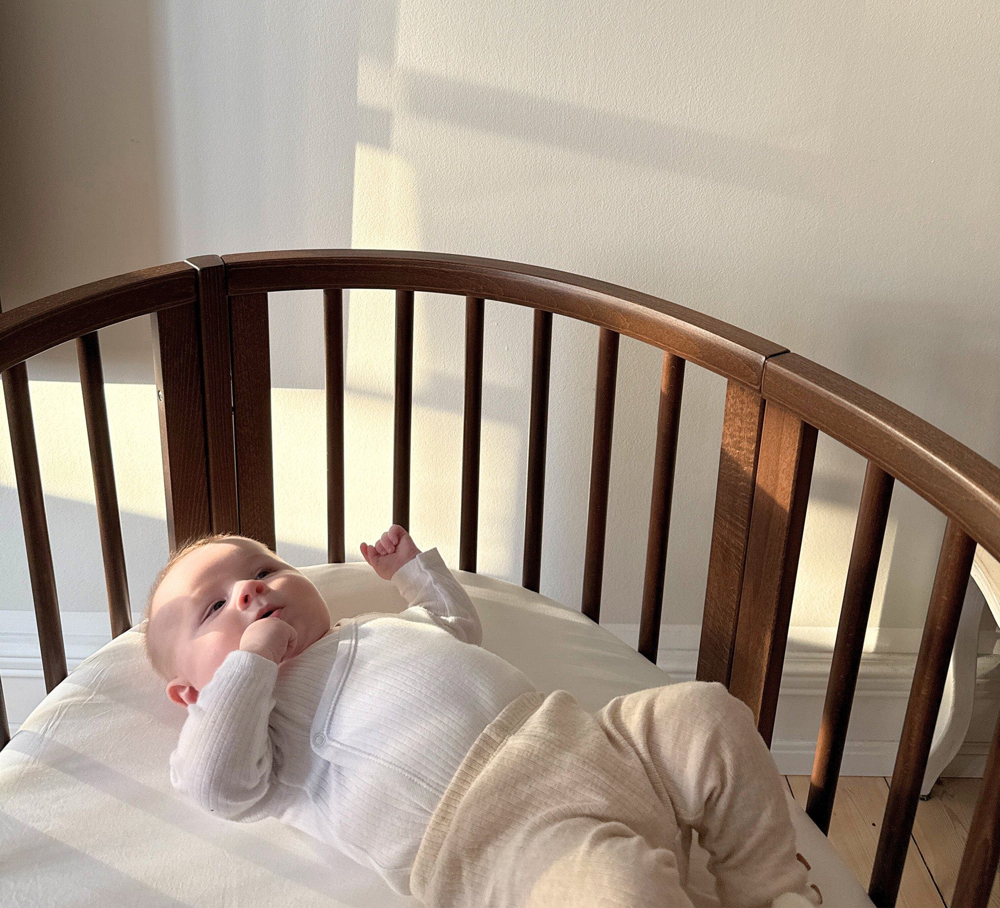 Stokke Sleepi Crib/Bed V3 (0-5 years) - Warm Brown – Albee Baby