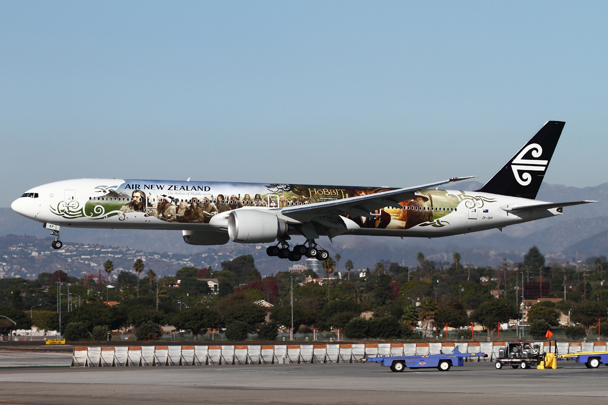 Air New Zealand Unveils Special Hobbit Livery on Boeing 777-300