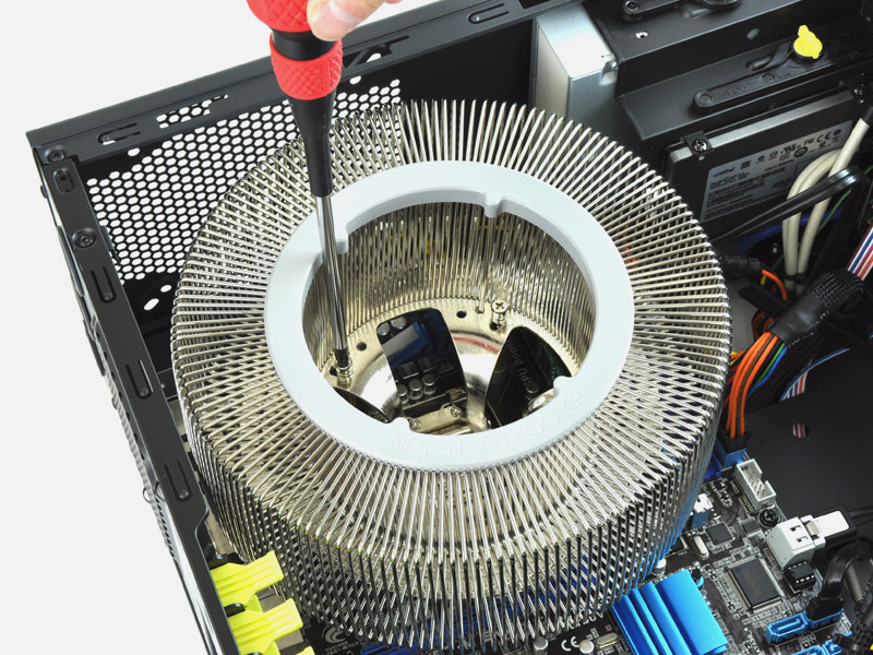 完全無音PCを実現できる！ microATXサイズの自作キット「Nofan A43