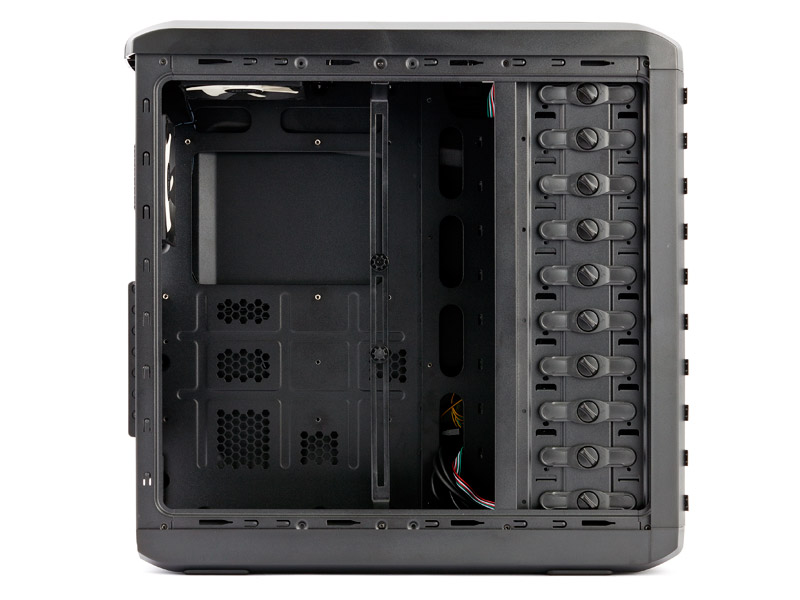 グラフィックボードをしっかり冷やせるミドルタワー「MS800」シリーズ