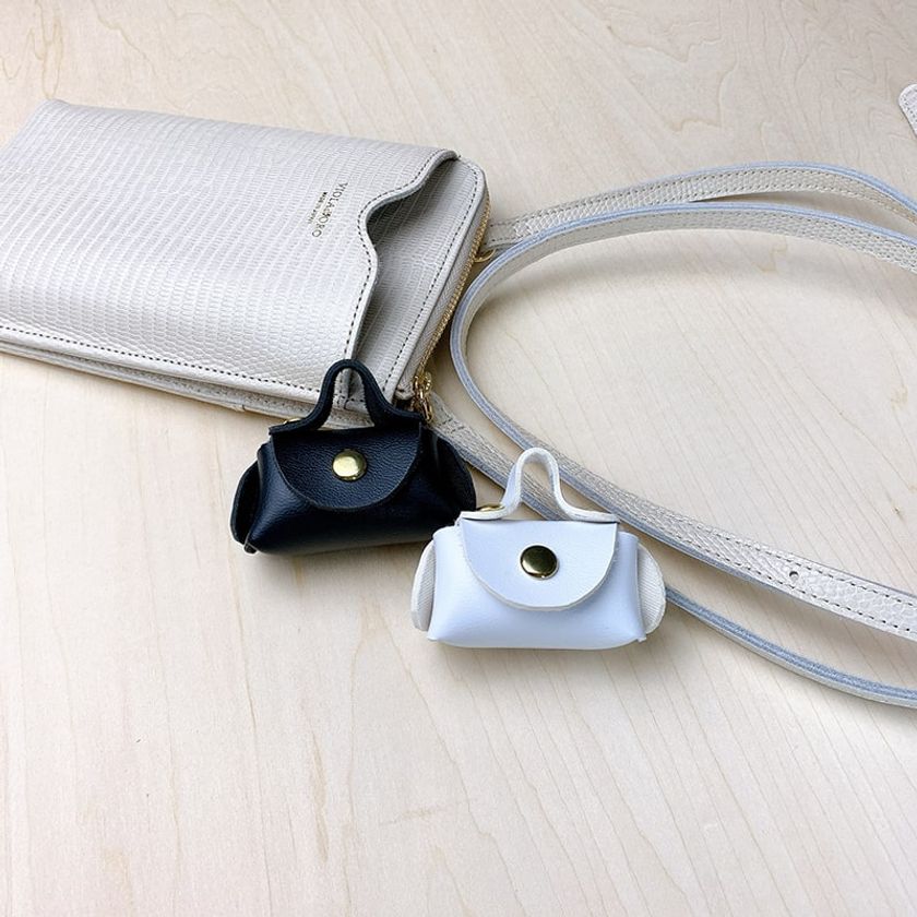 大切な人とピースを分け合える！ 極小マイクロバッグが2個ついた