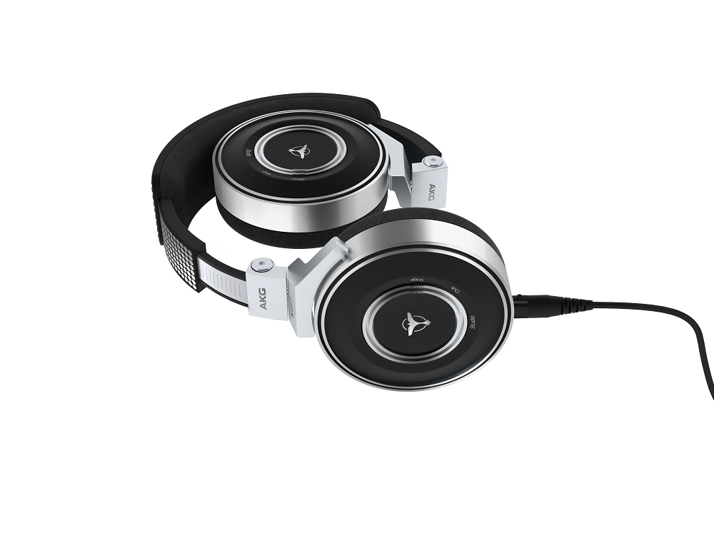 AKG K267 Tiesto Reference DJ Headphones | AVMaxx
