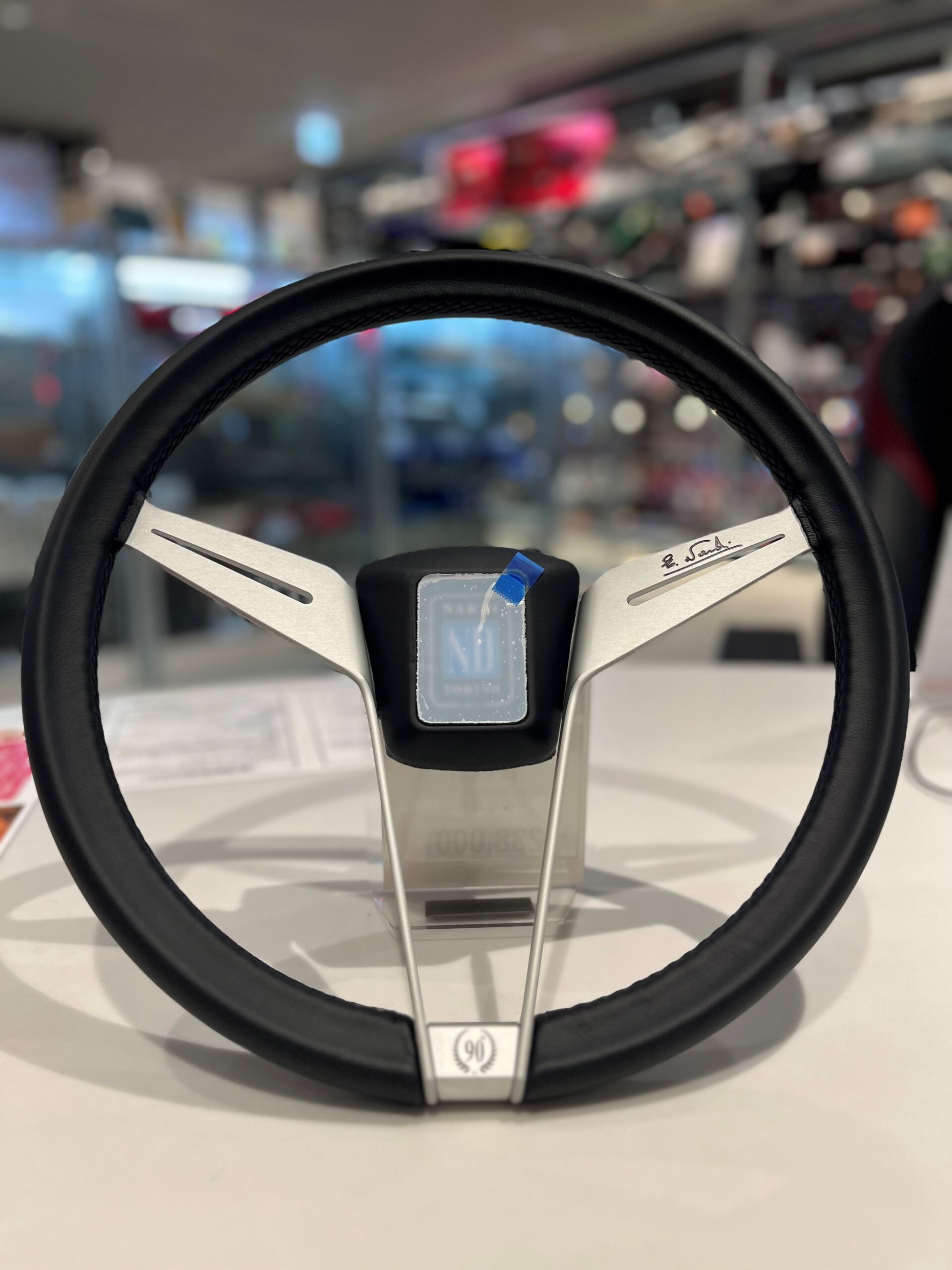 NARDI（ナルディ）のステアリング ノバンテシモ 入荷いたしました