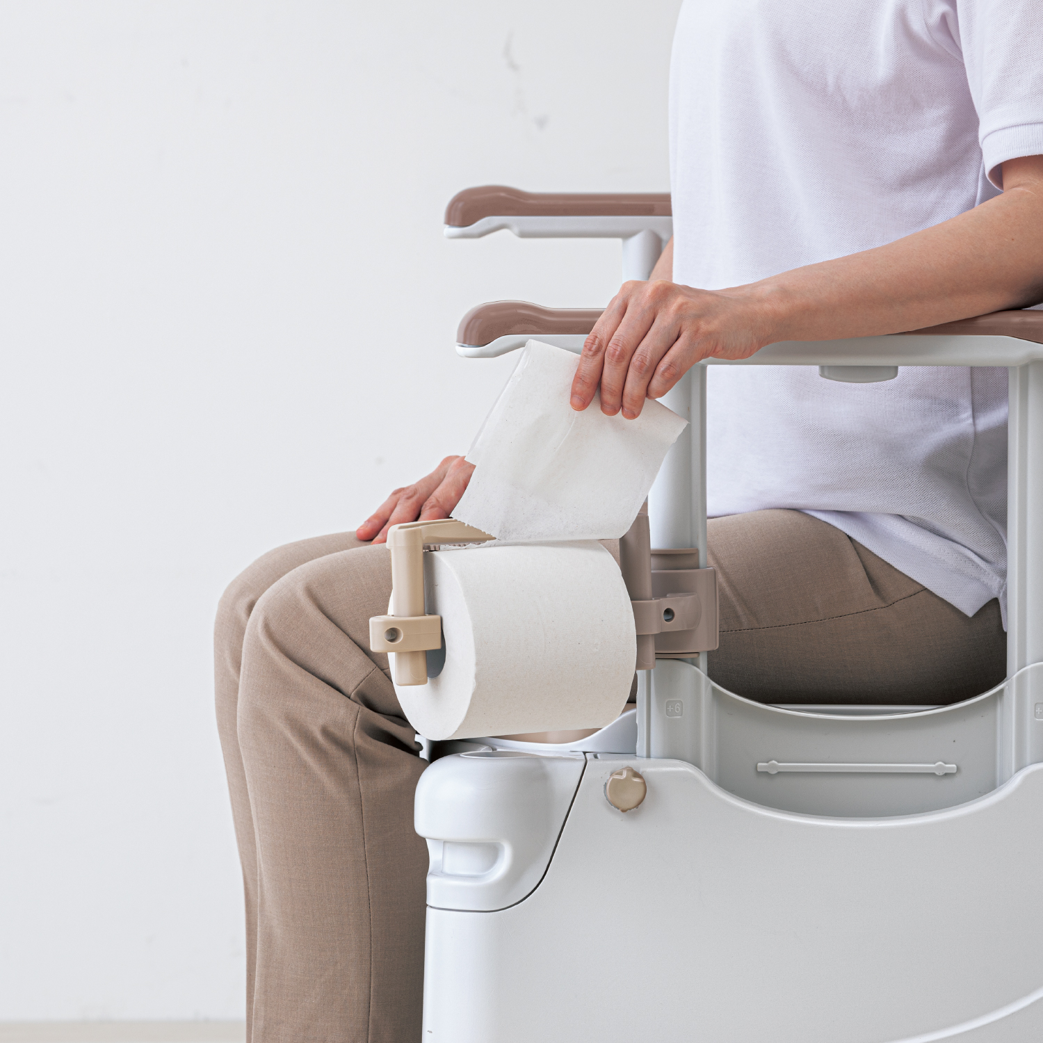 ポータブルトイレ FX-30 自動ラップ ”らくゾウくん” | 【安寿】の介護