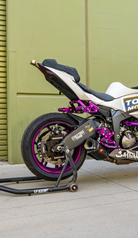 ZX-10R (11-23) 好きなポジションに設定できるアルミサブケージ｜AxxL