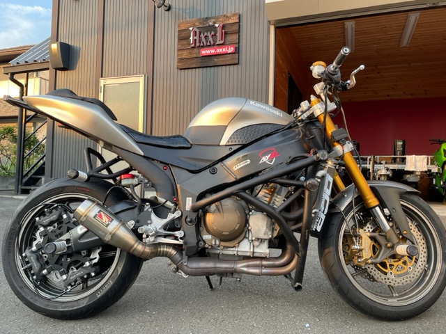 ZX6R (05-06) フルスタントカスタムを行いました | AxxL