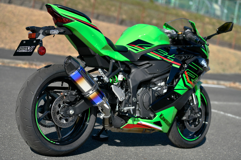 CORSA-EVOⅡ スリップオン：ZX-4RR / ZX-4R SE：2023〜：政府認証 ｜ BEAMS