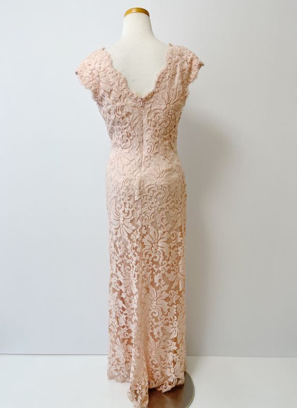 セール！Tadashi Shoji タダシショージ レースVネックロングドレス