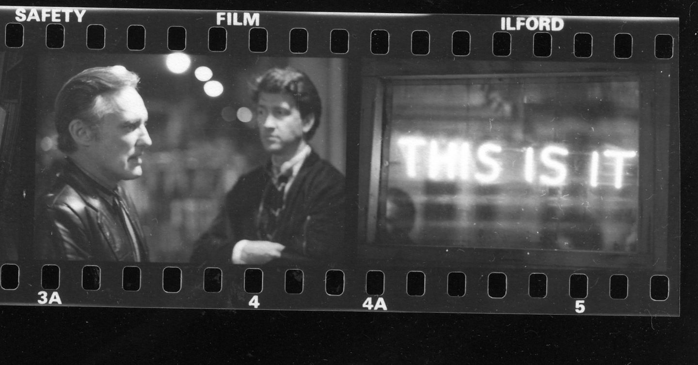 ロシアの自殺椅子⁉ デニス・ホッパーの伝説的自殺パフォーマンスも