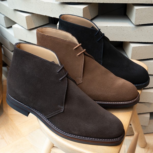 クロケット＆ジョーンズ 今履くべき定番チャッカブーツ“チャートシー