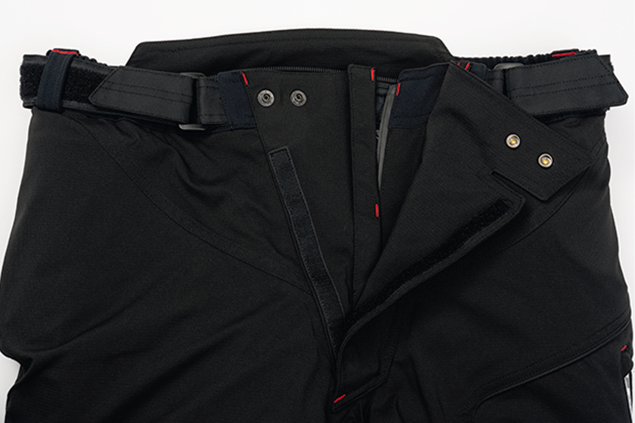 クシタニ「アロフトジャケット＆パンツ」｜冬ツーリングを快適にする最