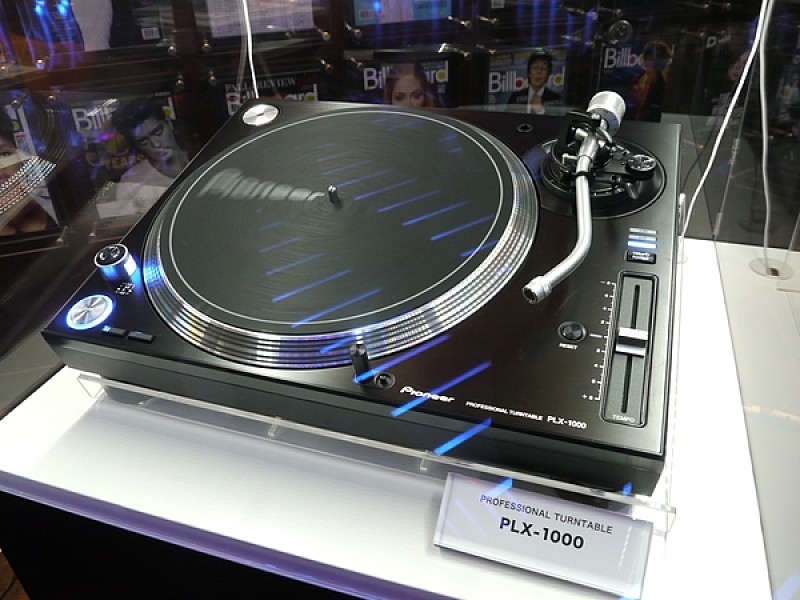 アナログ再興の切り札が登場。パイオニアが30年ぶりにターンテーブルを