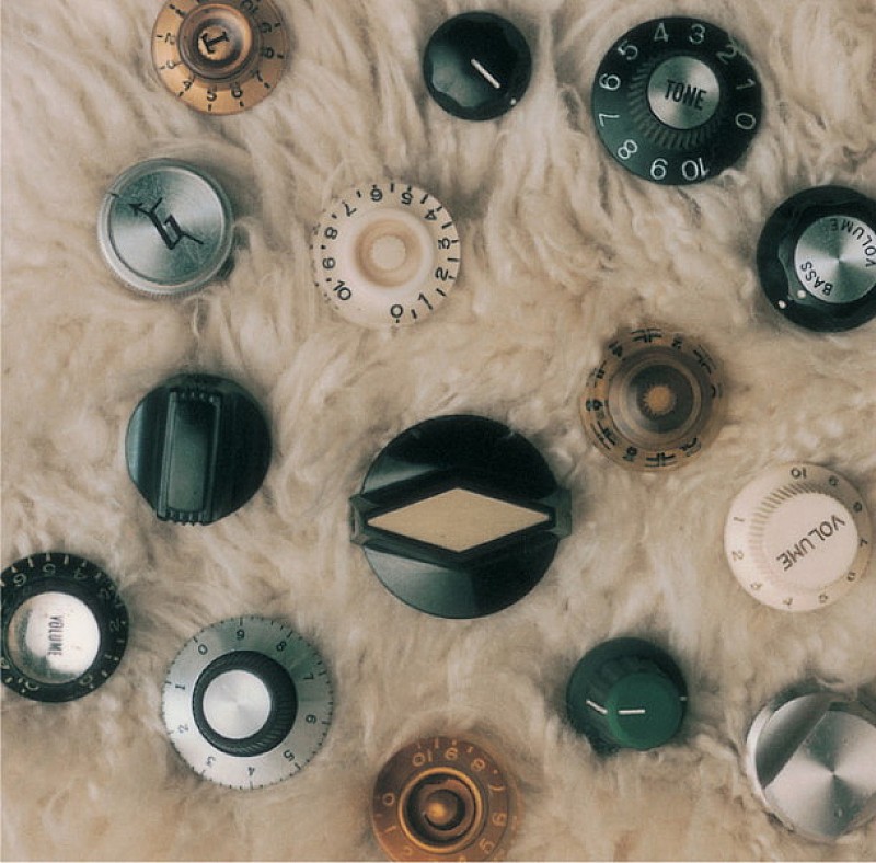 スピッツ「全シングル表題曲＋新曲3曲」収録のCD BOX＆アルバム16作品