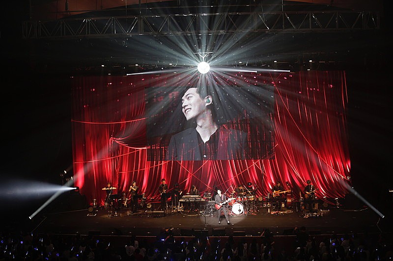 イ・ジョンヒョン（CNBLUE）、入隊前ラストライブも「最後は幸せな笑顔