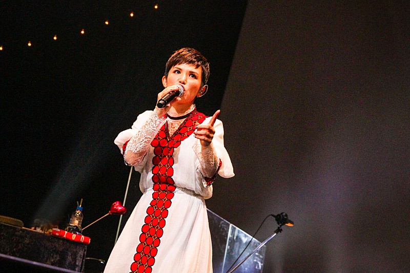 Superflyが【ゼクシィ25周年“Bloom” Special Party】出演、250組の