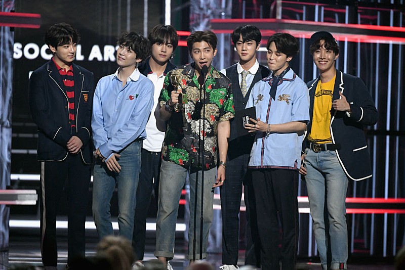 2018 #BBMAs】BTS (防弾少年団)、レッドカーペット・インタビューで