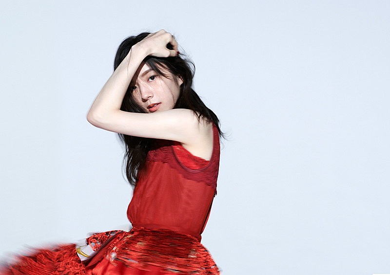 ライブレポート＞miletの圧倒的な表現世界、再会の願いを込めた配信