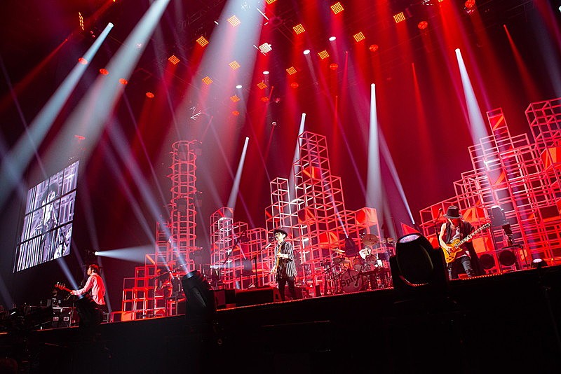 スピッツの最新アリーナツアーが映画化、2週間限定劇場公開