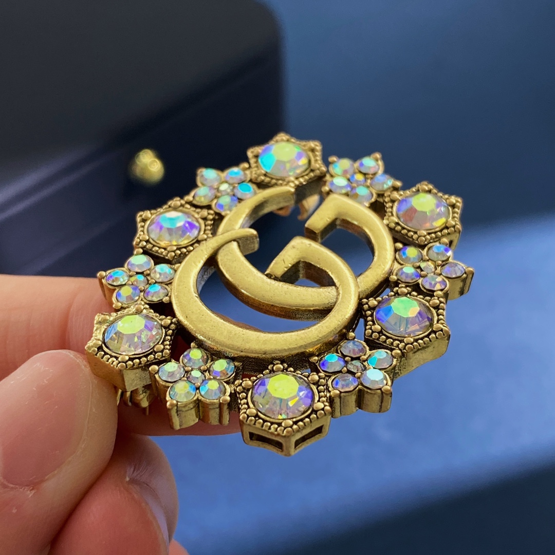 グッチ ブローチ，グッチ 蜂 ブローチ，Gucci - グッチ ブローチ