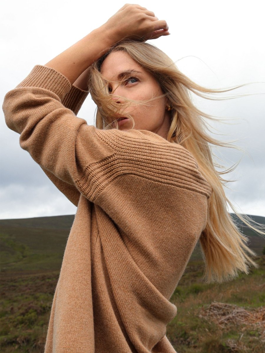Women's James Vee Sweater in Camel Mélange | Brochu Walker