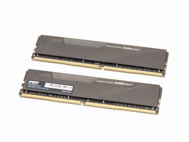 メモリー KLEVV BOLT X DDR4 32GB (16GB x 2) 3600 コスパに優れた