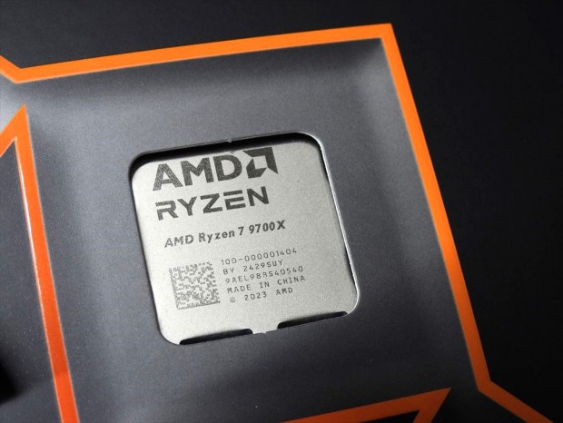 Zen 5採用の最新CPU「Ryzen 7 9700X」がアキバに入荷。明日10日（土