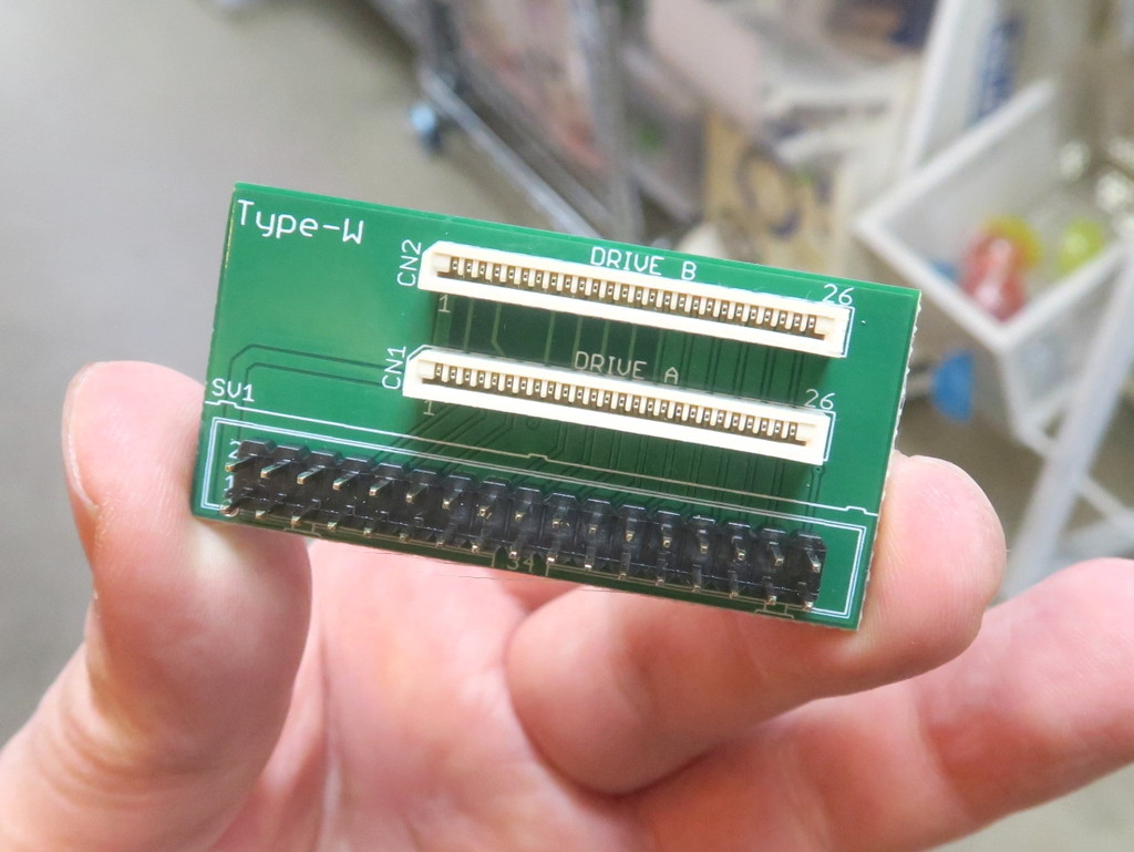 三洋電機「PHC-70FD/70FD2」にスリムFDDを接続できる変換基板が入荷