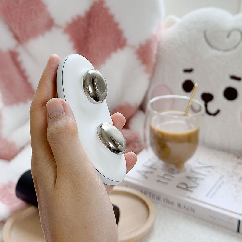 My secret to firmer skin: ZIIP Halo Review | Geeky Posh