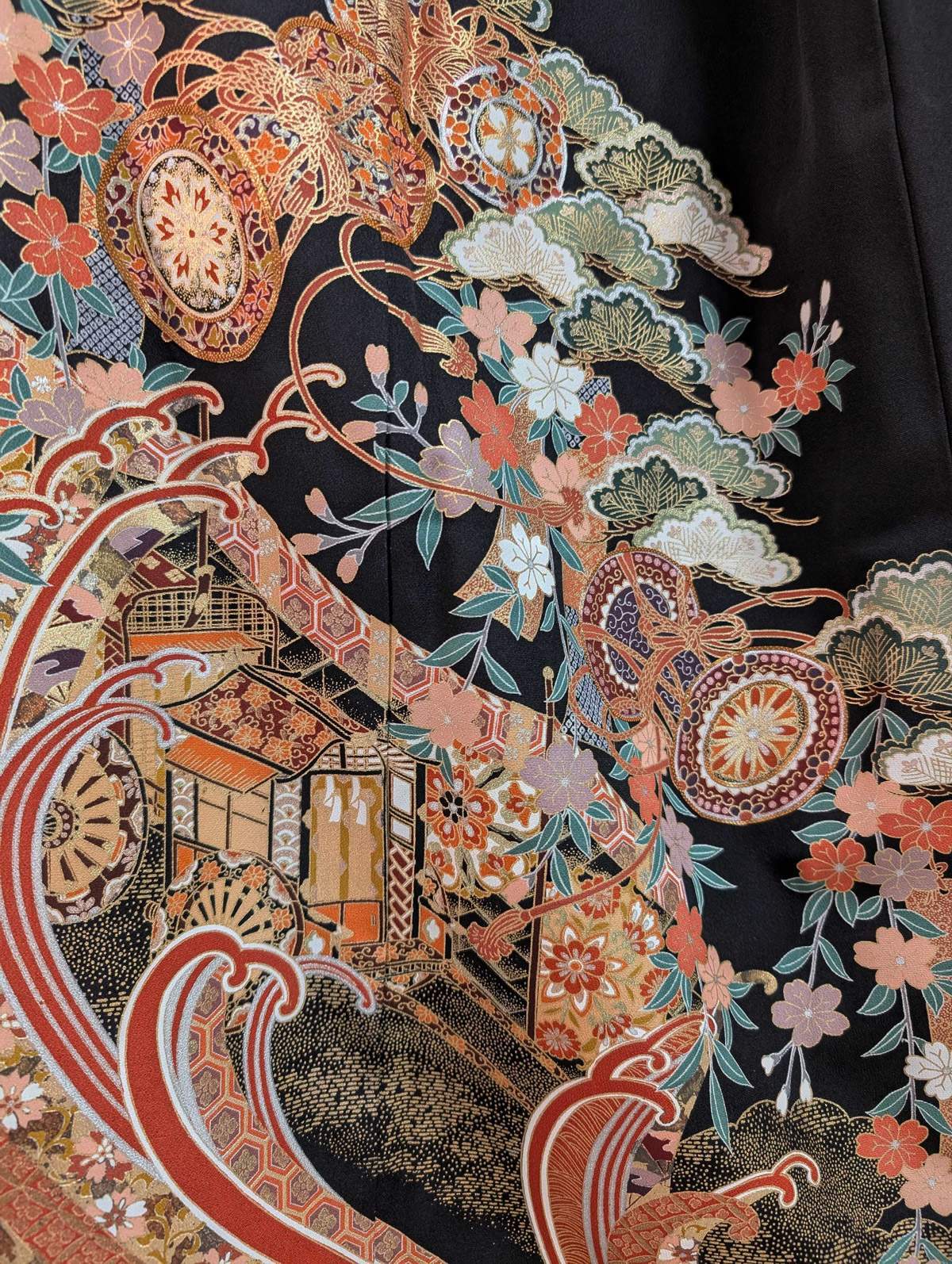 素材番号【2】［黒留袖］｜着物リメイクGeGe