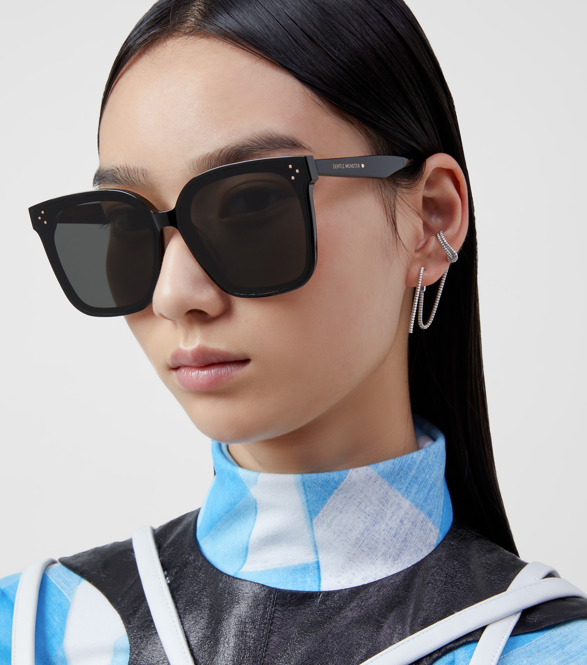 GENTLE MONSTER GENTLE MONSTER HER 01 BLACK |