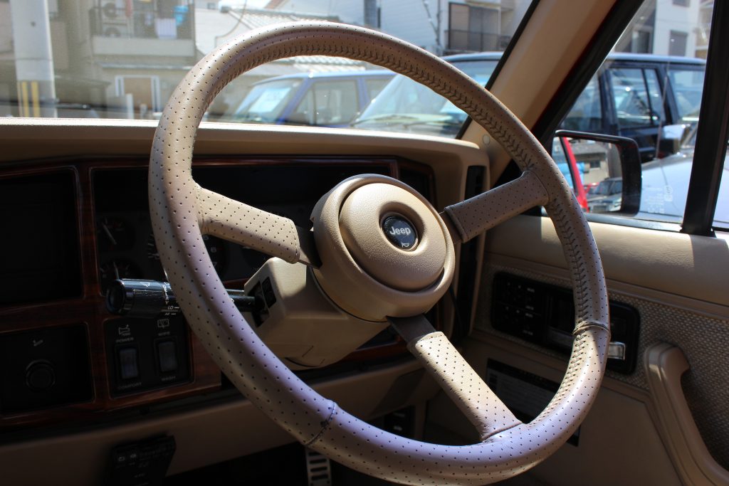 Jeep チェロキーXJステアリングホイール 3スポーク Jeep チェロキーXJ