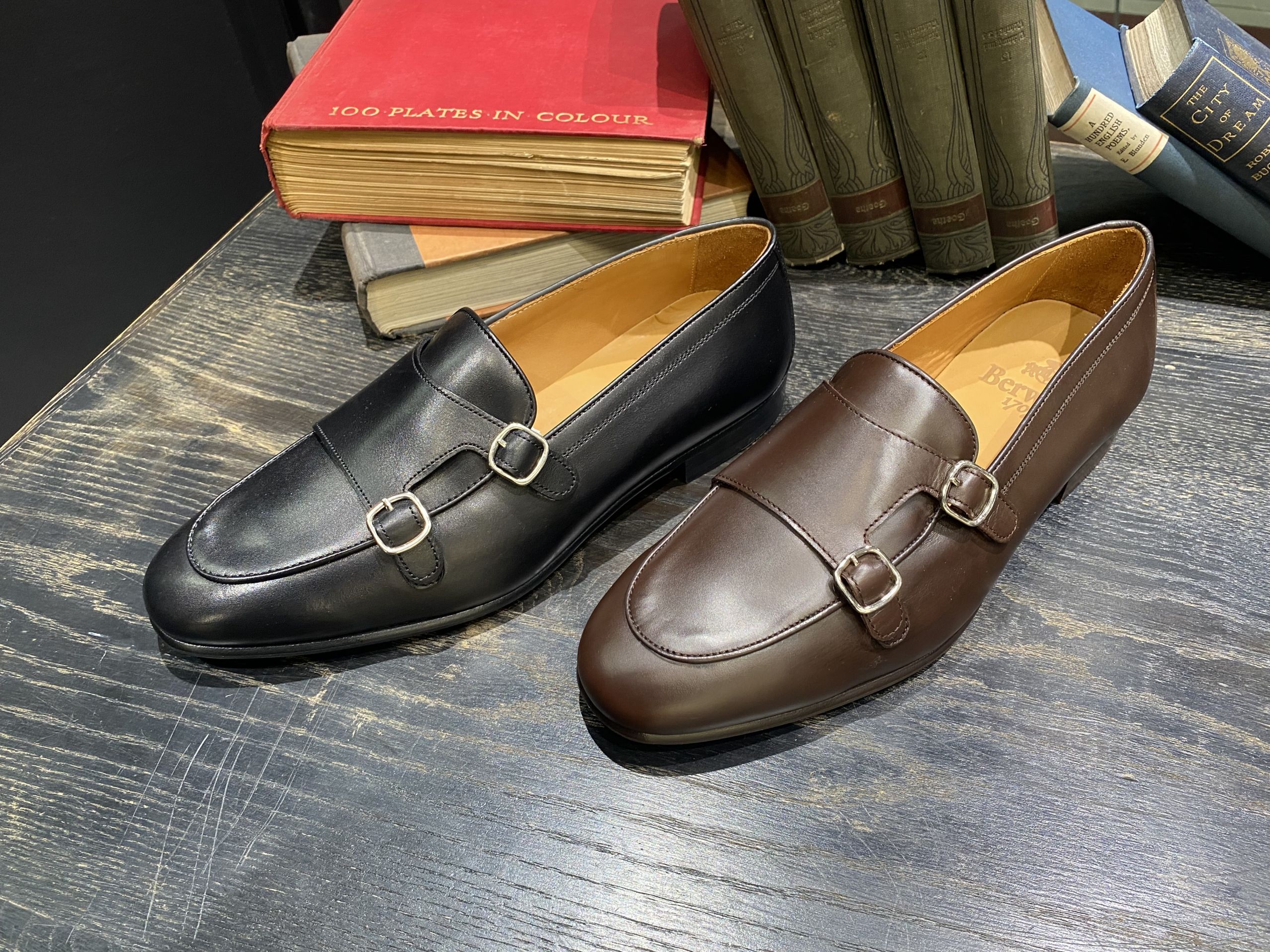 BERWICK1707より、軽くて履きやすいダブルモンクローファーをご紹介