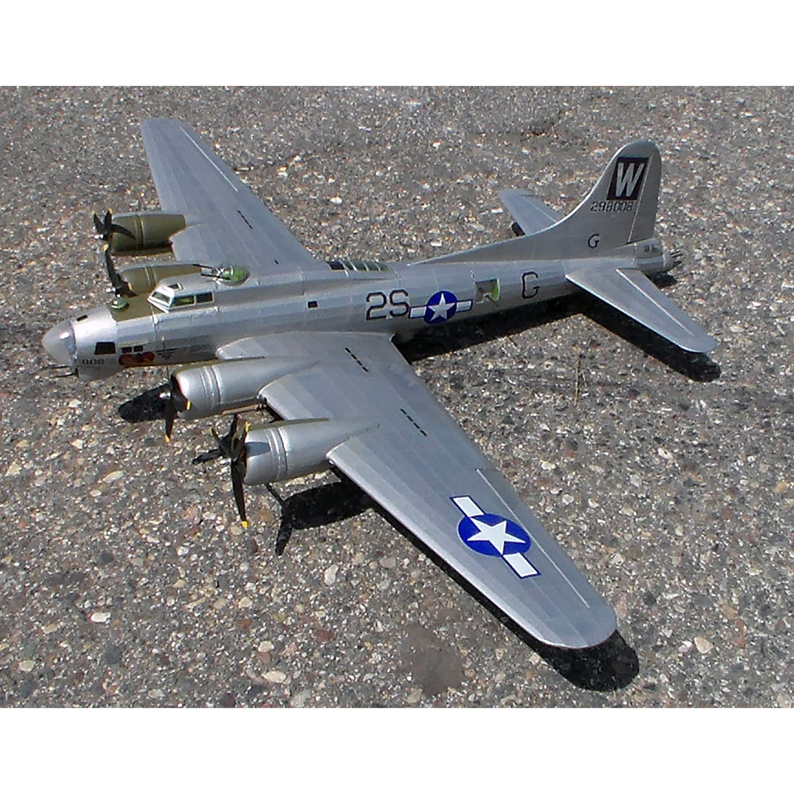 B-17G Flying Fortress - Paul K. Guillow, Inc.