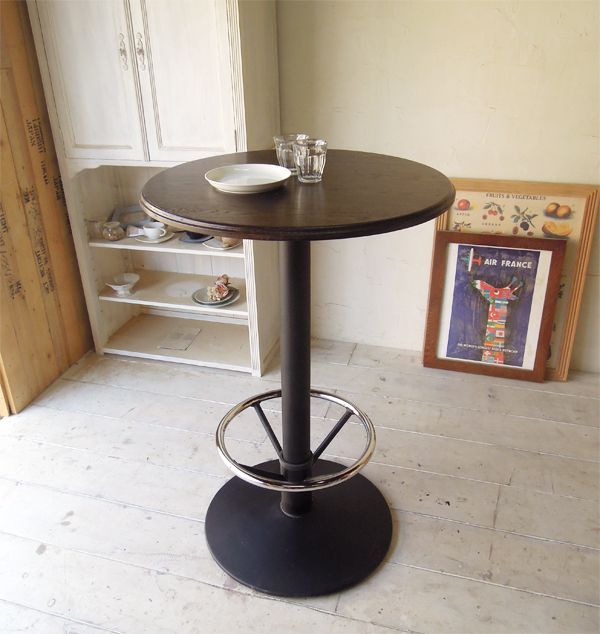 バーテーブルや立ち飲み屋テーブルは大阪東京のGrace Furniture