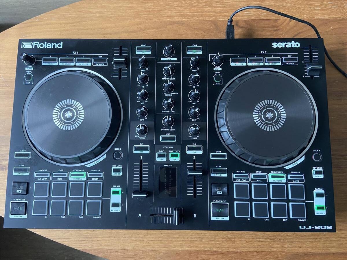 Roland DJ-202