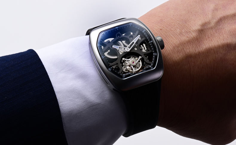 ゼロ(ZEROO) 2024新作 曲線美の新開発ケースに自動巻きムーブメントを