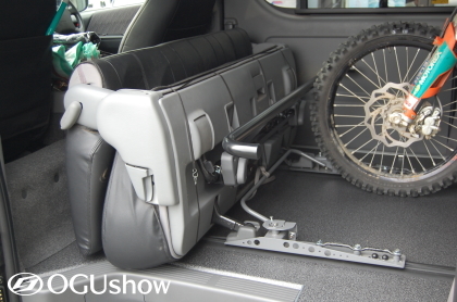 200系ハイエース：バイクや自転車積載に役立つ！SHシートタイヤ