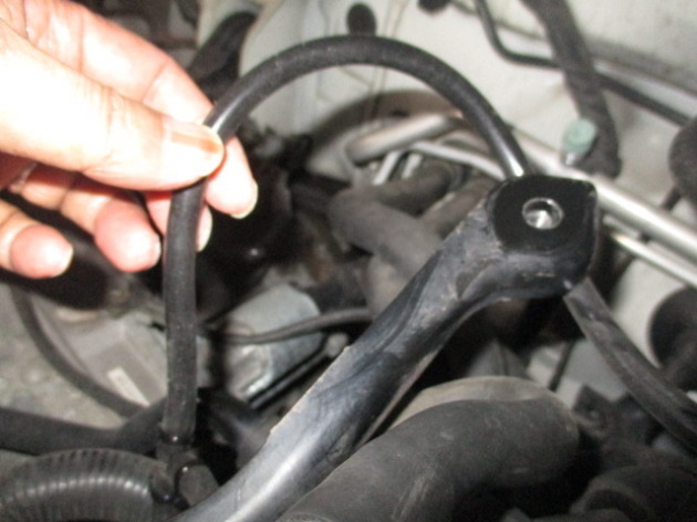 GDBインプレッサのアイドリング停止。圧力センサーホース交換と