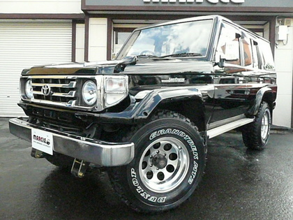 人気のランクル77最終型ZXリフトアップ入庫しました